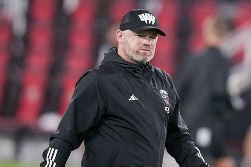 Wayne Rooney lại bị sa thải khỏi vị trí HLV
