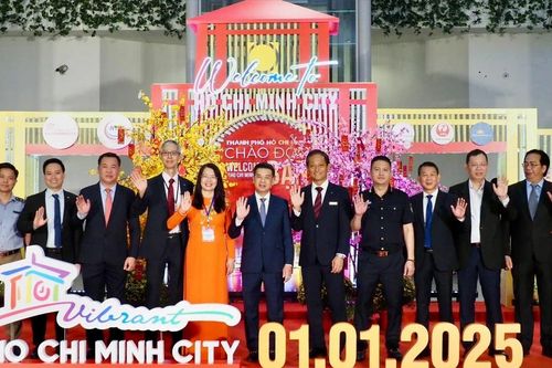 TPHCM đón đoàn khách quốc tế 'xông đất' đầu năm
