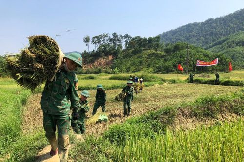 Đổi thay từ sự chung tay của người lính Biên phòng