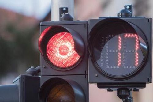Cục CSGT giải đáp băn khoăn trước đề xuất bỏ đếm giây đèn đỏ