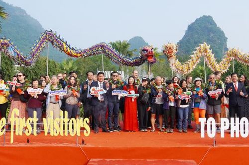 Vườn Quốc gia Phong Nha - Kẻ Bàng đón những vị khách đầu tiên đến tham quan năm 2025