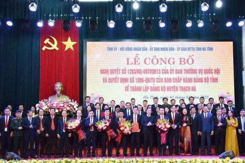 Hà Tĩnh công bố Nghị quyết của Quốc hội về sắp xếp đơn vị hành chính cấp huyện, cấp xã