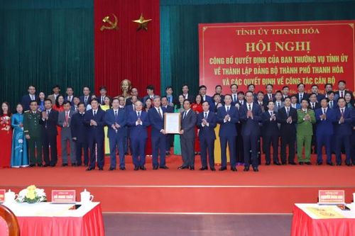 Công bố quyết định thành lập Đảng bộ thành phố Thanh Hóa