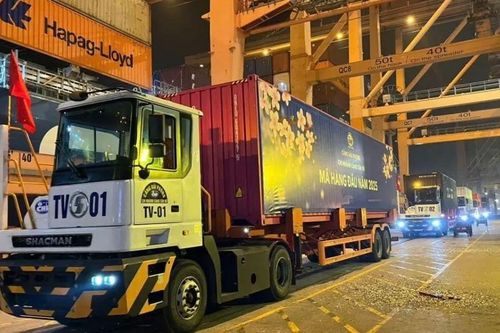 Cảng Hải Phòng đón mã hàng đầu năm 2025, mở ra khởi đầu đầy triển vọng