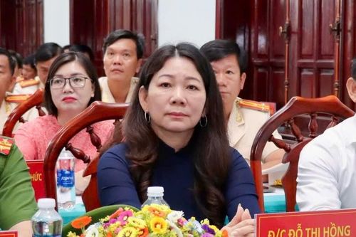 Bà Đỗ Thị Hồng được bầu làm Chủ tịch UBND huyện Long Đất nhiệm kỳ 2021-2026