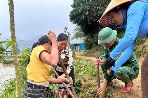 Tuyên truyền, phổ biến giáo dục pháp luật thông qua mô hình 'Bản sáng vùng biên' - Bài 2: Lan tỏa tính nhân văn nặng tình 'quân dân' nơi biên giới