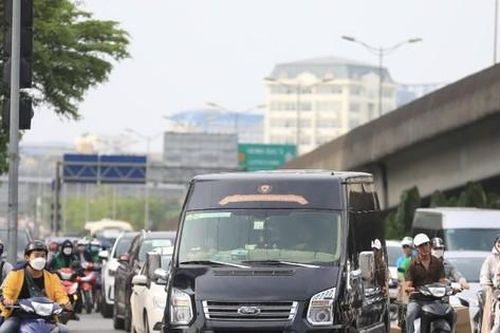 Xe hợp đồng 'hết cửa' trá hình; áp thuế VAT mới từ tháng 1/2025