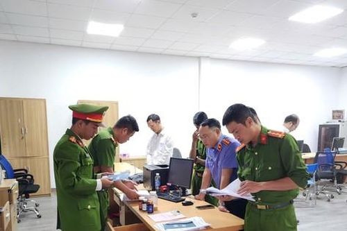 Khởi tố một nhân viên ngân hàng lừa đảo khách hàng
