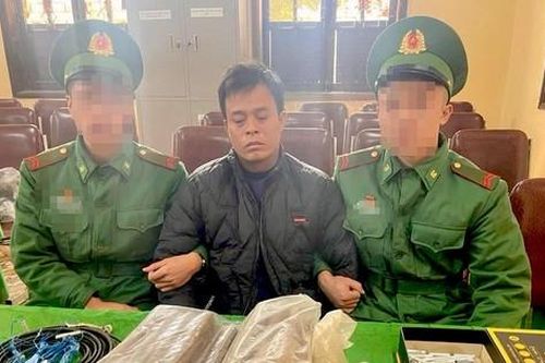 Liên tiếp bắt giữ các vụ tàng trữ số lượng lớn thuốc nổ, kíp nổ