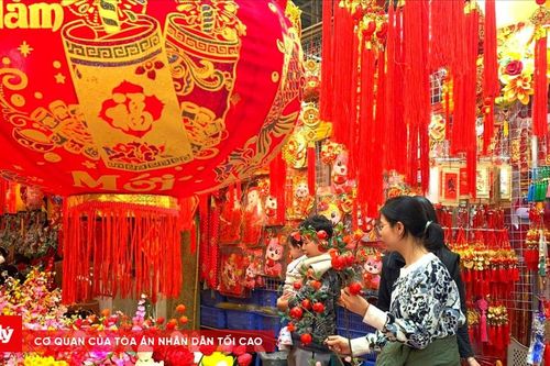 Phố Hàng Mã rực rỡ màu sắc đón Tết Nguyên đán