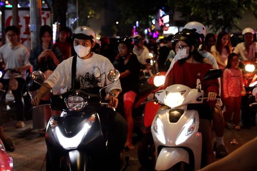 Bãi giữ xe trung tâm TPHCM 'chém' 50.000 đồng/lượt trong đêm giao thừa