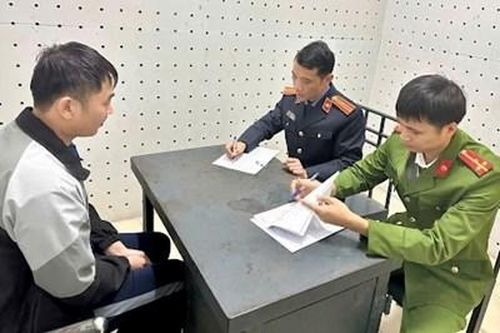 Bắt quả tang đối tượng tàng trữ 95 kg pháo nổ trái phép
