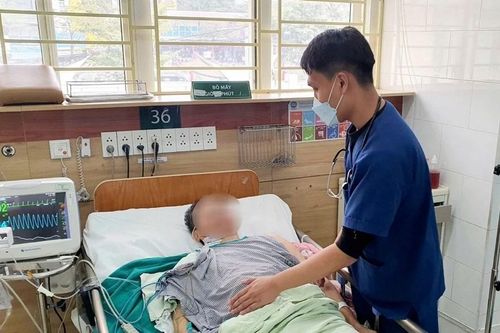 Thông tin mới nhất về các bệnh nhân trong vụ ngộ độc tại Long Biên