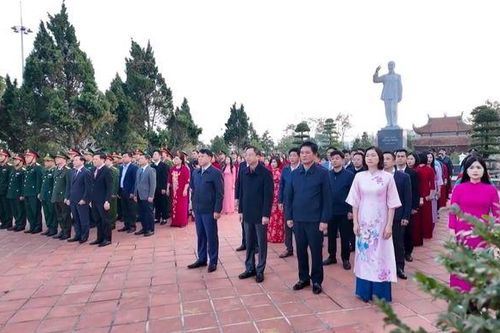Quảng Ninh: Vùng biên giới và hải đảo tiền tiêu tổ chức nghi lễ chào cờ đầu năm mới