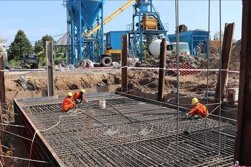 Hối hả trên công trường cao tốc An Hữu - Cao Lãnh thành phần 2