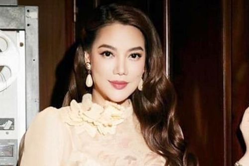 Sao phim Áo lụa Hà Đông bất ngờ than 'ế dài' khi đón năm mới bên người thân?