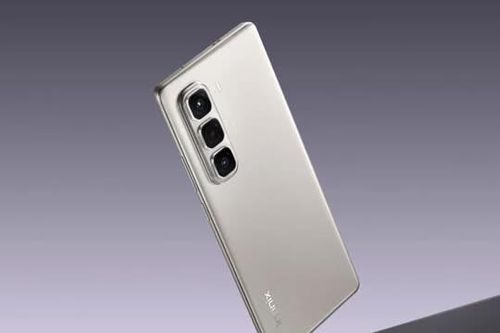 Smartphone chống nước, màn hình cong, thiết kế siêu mỏng, RAM 8 GB, giá 4,99 triệu tại Việt Nam