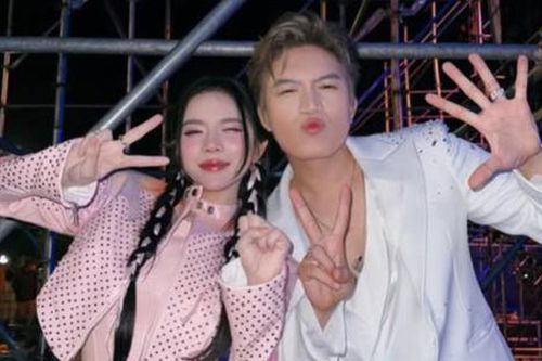 Một cặp đôi Vbiz công khai chuyện tình cảm ngay đầu năm mới
