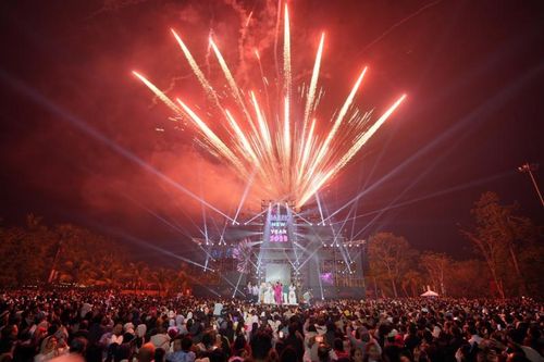 Ecopark Countdown 2025: Hơn 50 nghìn người mãn nhãn và thăng hoa cùng cảm xúc