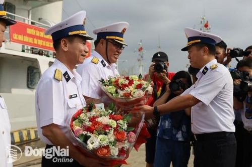 Bắt đầu chuyến thăm, chúc Tết cán bộ, chiến sĩ nhà giàn DK1 và các lực lượng làm nhiệm vụ trên biển