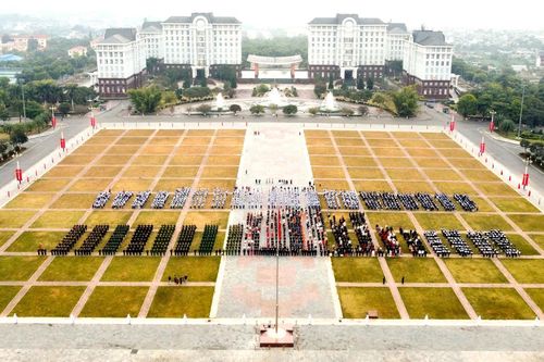 Thiêng liêng Lễ chào cờ chào năm mới 2025