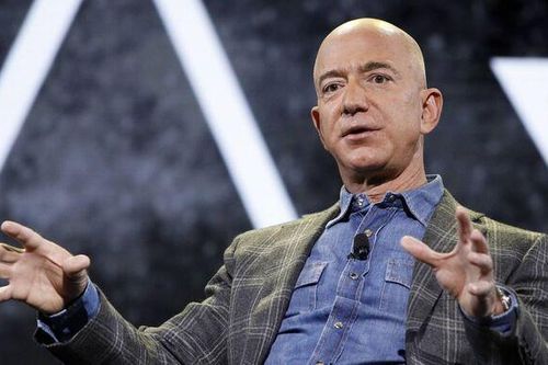Tỷ phú Jeff Bezos tiết kiệm gần 1 tỷ USD tiền thuế nhờ chuyển nhà