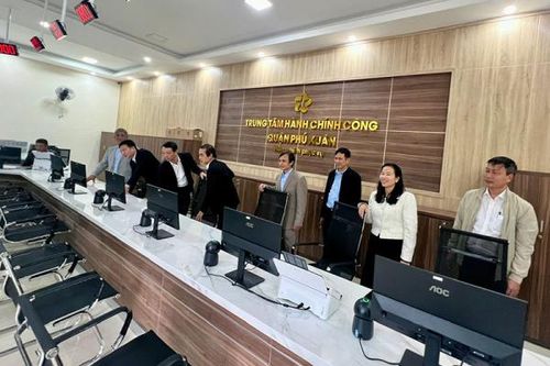Đảm bảo ANTT, phục vụ nhân dân trong ngày đầu TP Huế trực thuộc Trung ương