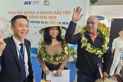 Đà Nẵng và Hội An đón hàng nghìn du khách quốc tế ngày đầu năm mới 2025