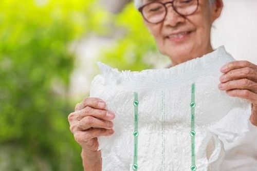 Giải pháp hữu ích hỗ trợ người cao tuổi ngủ ngon hơn vào mùa đông