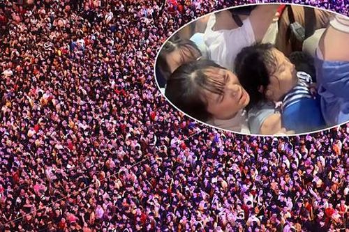 Biển người chen chúc ở trung tâm TP HCM đón năm mới