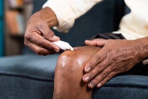 Đau khớp người bệnh có thể mua dùng thuốc nào?