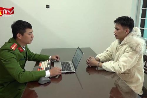 Mua 9 tạ hóa chất để sản xuất pháo nổ