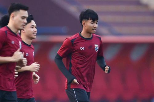 Tiền đạo Thái Lan gây kinh ngạc