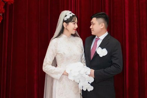 Mai Ngọc đăng ảnh cưới ở nhà chồng