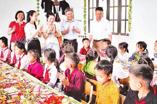 Câu lạc bộ thiện nguyện của các bác sĩ