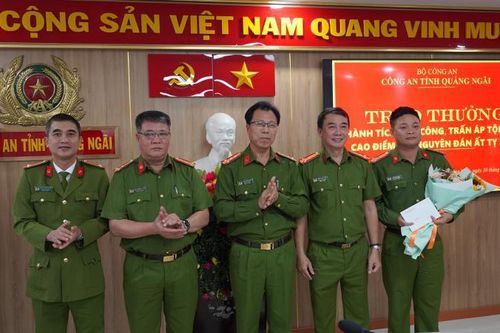 Vì cuộc sống bình yên của nhân dân