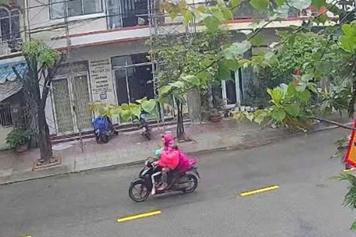 Bắt người yêu cũ để níu kéo tình cảm