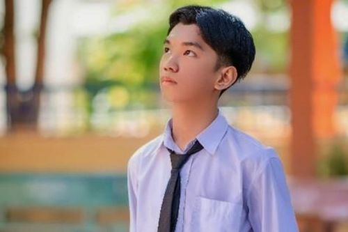 Thủ khoa Nguyễn Thiện Nhân: 'Không ngừng nỗ lực để ba mẹ tự hào'