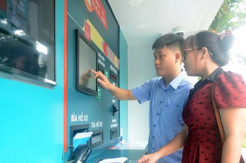 Quận 6 thí điểm trả thẻ Căn cước cho người dân qua Hệ thống 24/7