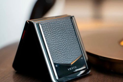Vertu gập nhận được lượng lớn đơn đặt hàng tại Việt Nam