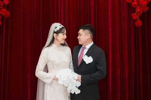 MC Mai Ngọc công khai dung mạo chú rể