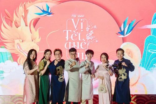 Một trường học cấm biếu tặng quà Tết cấp trên, không cấm tặng ngược lại