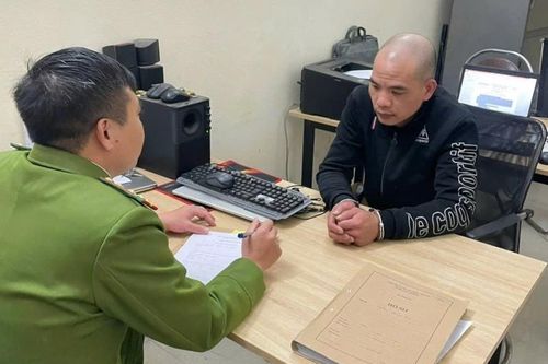 Từng có tiền án lại phạm tội cướp giật tại tiệm vàng