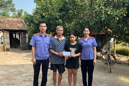 Công đoàn VKSND TP Đông Triều nhận Bằng khen của Tổng liên đoàn Lao động Việt Nam