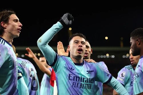 Arsenal khởi đầu hoàn hảo ngày đầu năm 2025, áp sát ngôi đầu