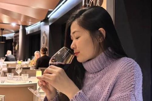 Nữ người mẫu Việt liên tục gặp sự cố khi xa chồng, qua Phần Lan sống: 'Mình tự hỏi đã đắc tội với ai'