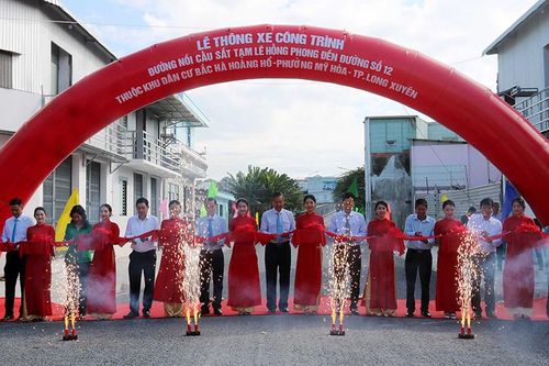 Long Xuyên khánh thành 2 công trình đầu năm 2025