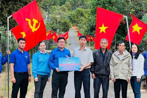 Lan tỏa tình yêu đất nước cho thế hệ trẻ từ công trình 'Đường cờ Tổ quốc'