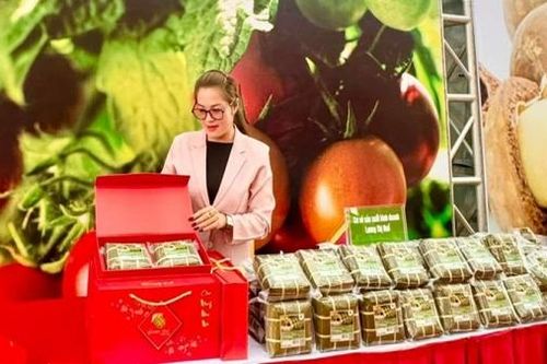 Đổi mới công nghệ xây dựng thương hiệu bánh chưng OCOP