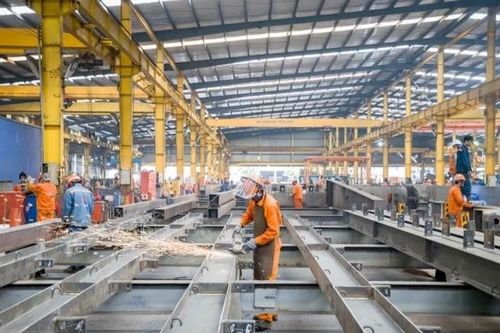 PMI ngành sản xuất Việt Nam giảm nhẹ trong tháng cuối năm 2024